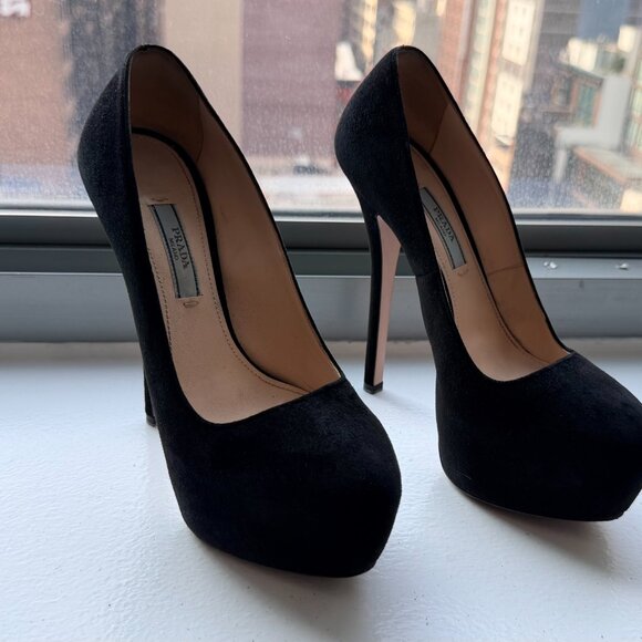 Prada - Picture 3 of 5